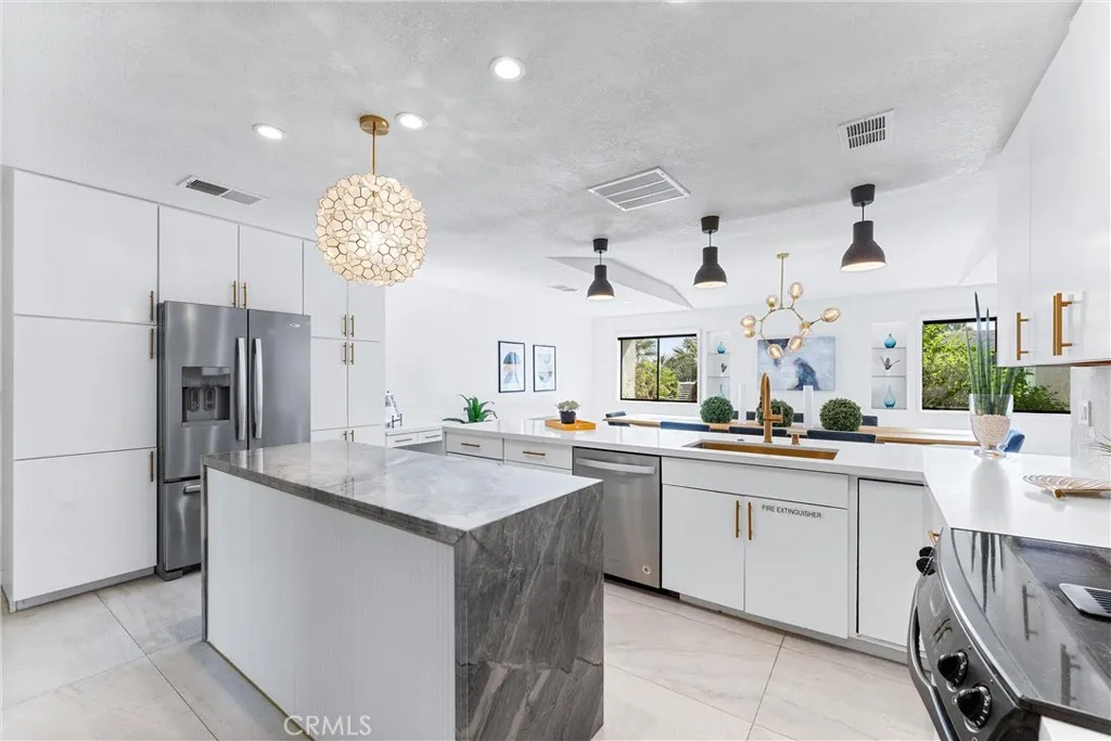 1045 E Deepak Road, Palm Springs, California 92262 home-pic-11