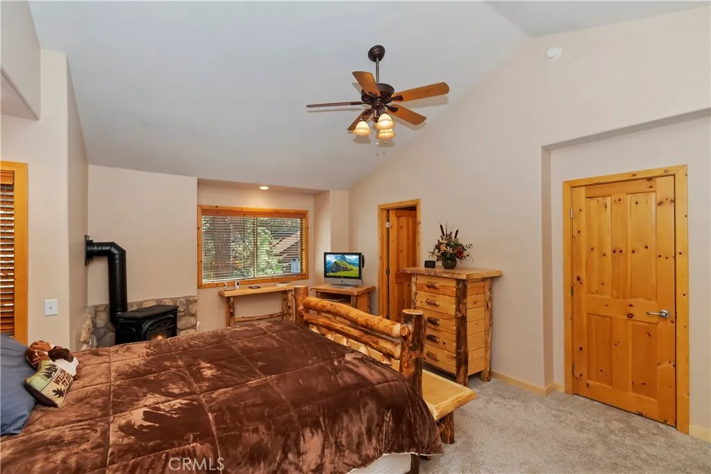 284 Leonard Lane, Sugarloaf, California 92386 home-pic-10