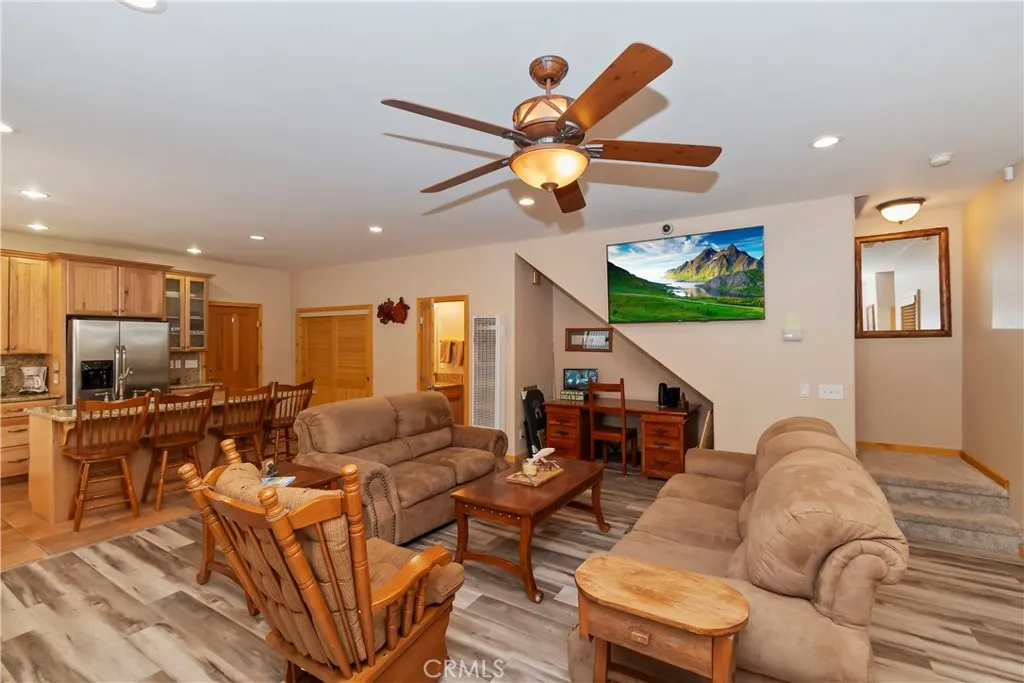 284 Leonard Lane, Sugarloaf, California 92386 home-pic-4
