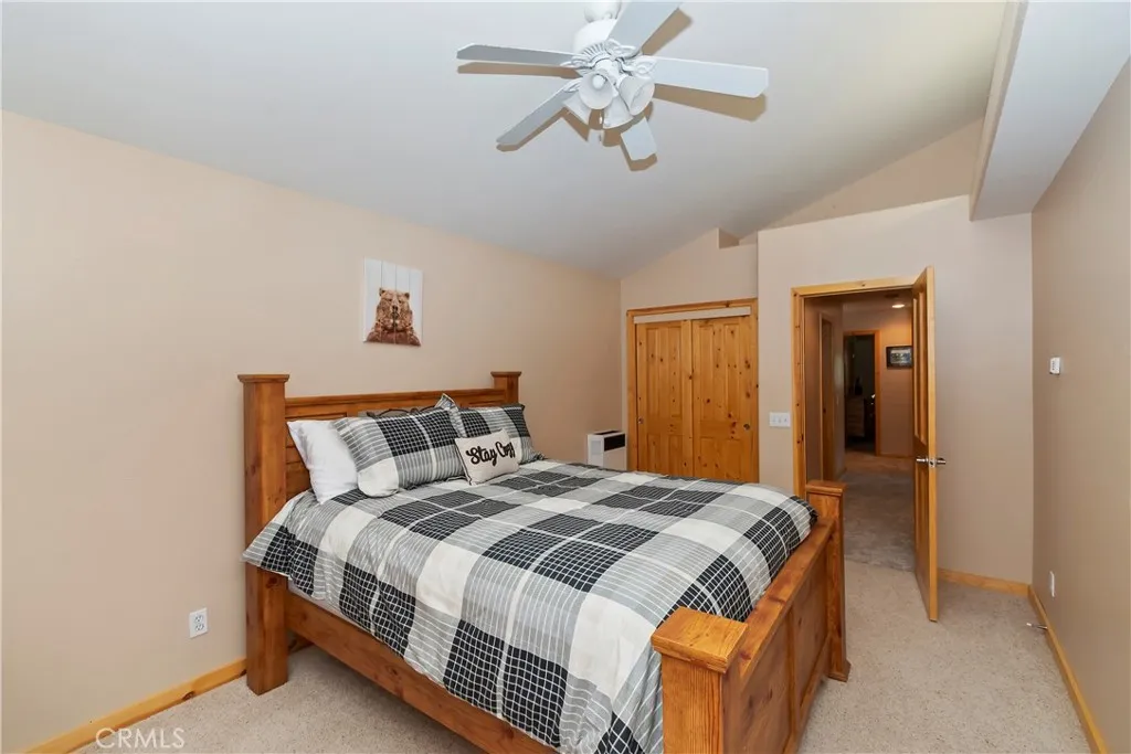 284 Leonard Lane, Sugarloaf, California 92386 home-pic-22