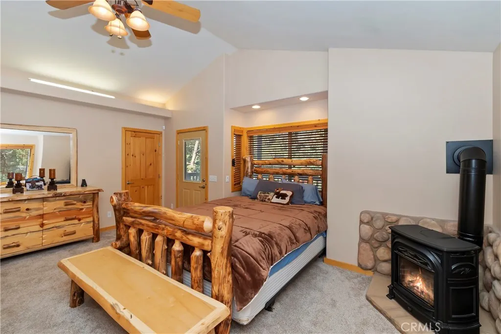 284 Leonard Lane, Sugarloaf, California 92386 home-pic-12