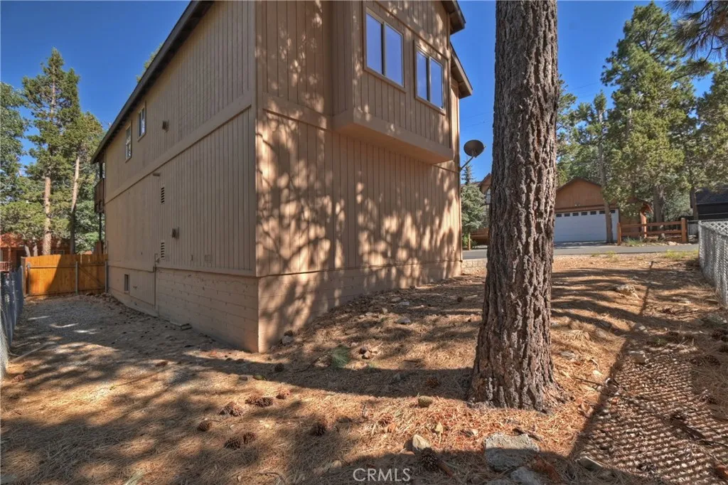 284 Leonard Lane, Sugarloaf, California 92386 home-pic-34