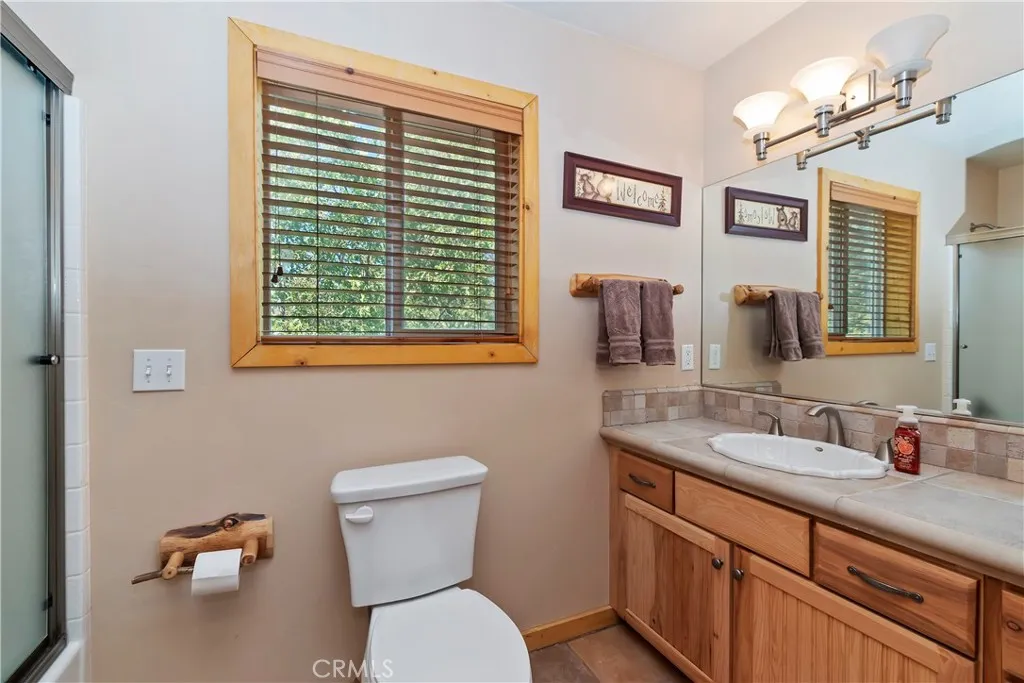 284 Leonard Lane, Sugarloaf, California 92386 home-pic-17
