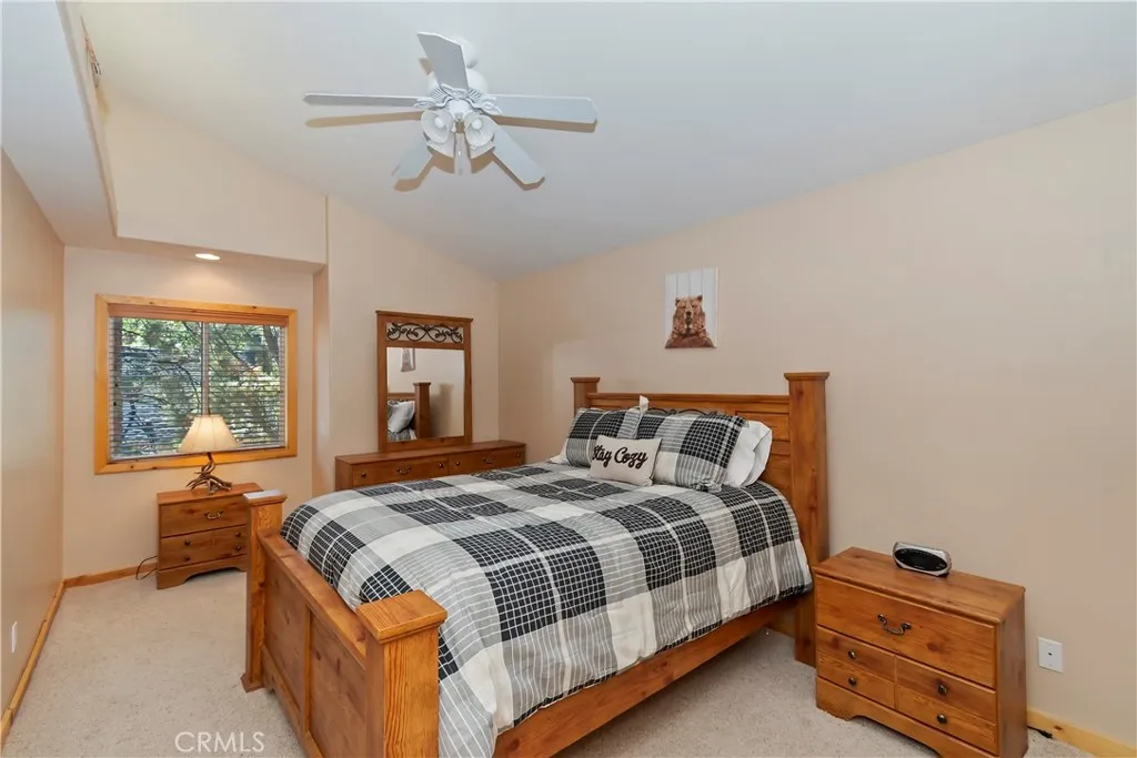 284 Leonard Lane, Sugarloaf, California 92386 home-pic-21