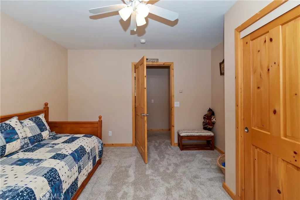 284 Leonard Lane, Sugarloaf, California 92386 home-pic-16