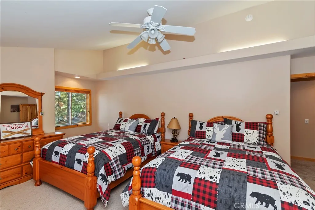 284 Leonard Lane, Sugarloaf, California 92386 home-pic-20