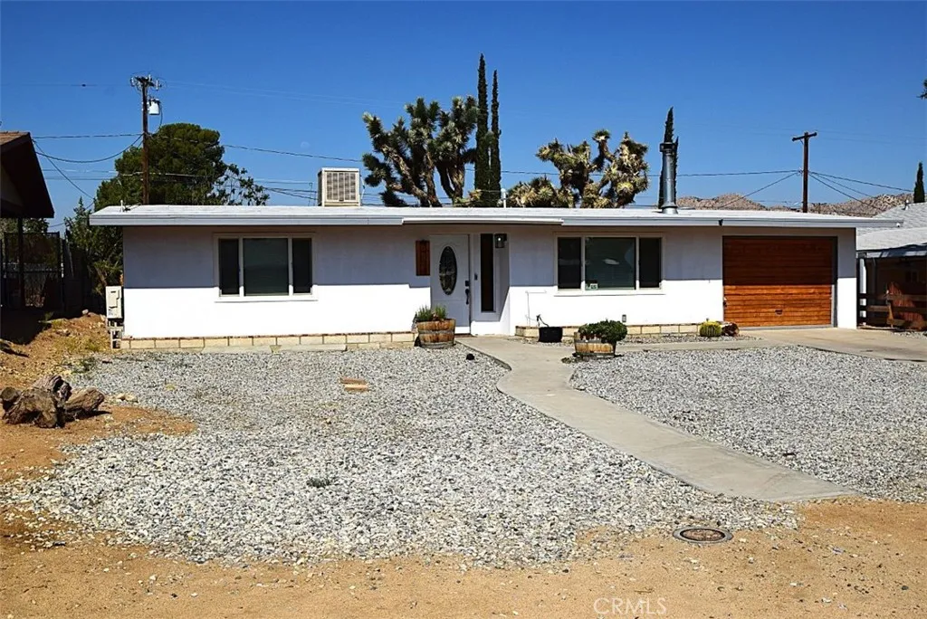 7754 Mariposa Trail, Yucca Valley, California 92284 home-pic-2