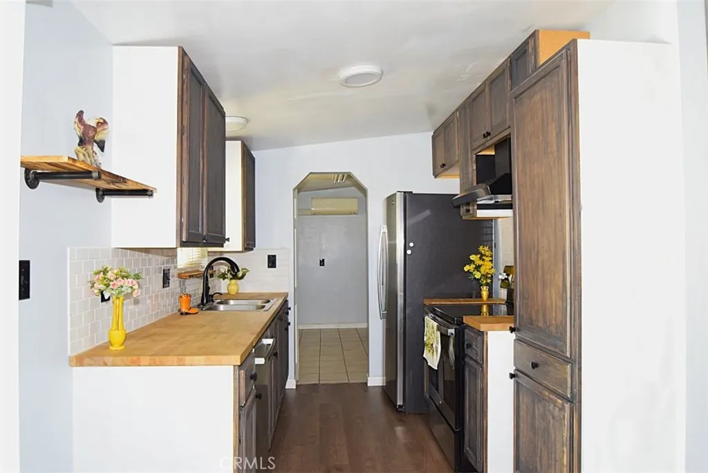 7754 Mariposa Trail, Yucca Valley, California 92284 home-pic-11