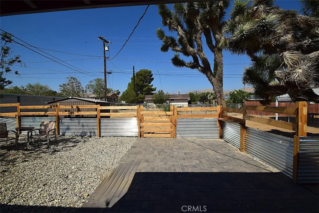 7754 Mariposa Trail, Yucca Valley, California 92284 home-pic-5