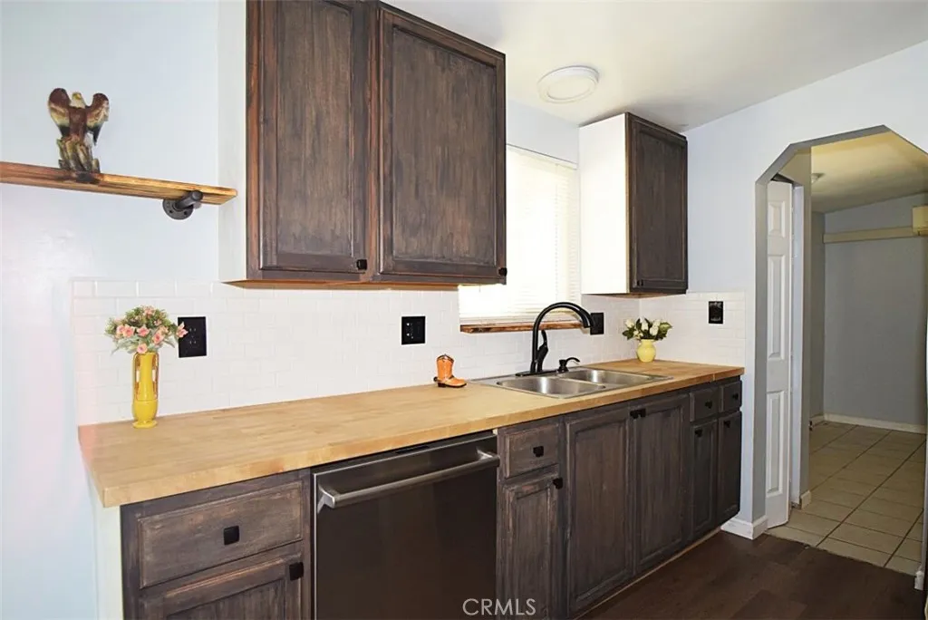 7754 Mariposa Trail, Yucca Valley, California 92284 home-pic-13