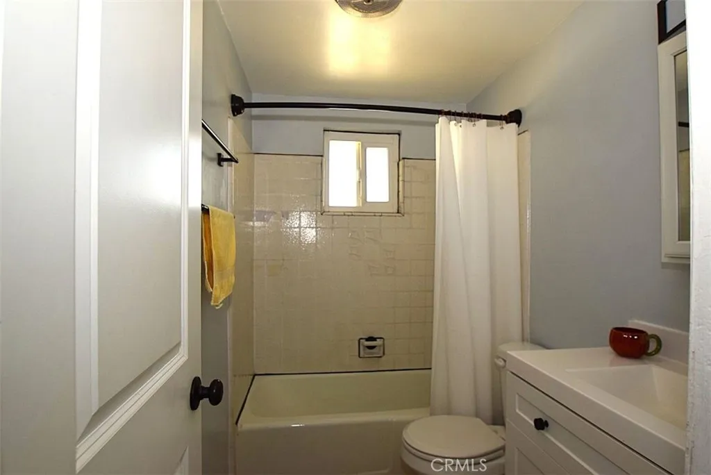 7754 Mariposa Trail, Yucca Valley, California 92284 home-pic-17