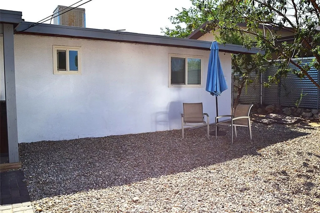 7754 Mariposa Trail, Yucca Valley, California 92284 home-pic-6