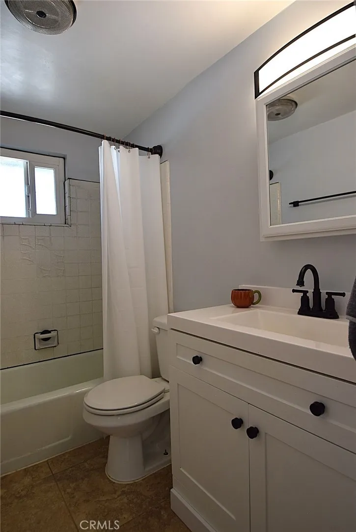 7754 Mariposa Trail, Yucca Valley, California 92284 home-pic-18