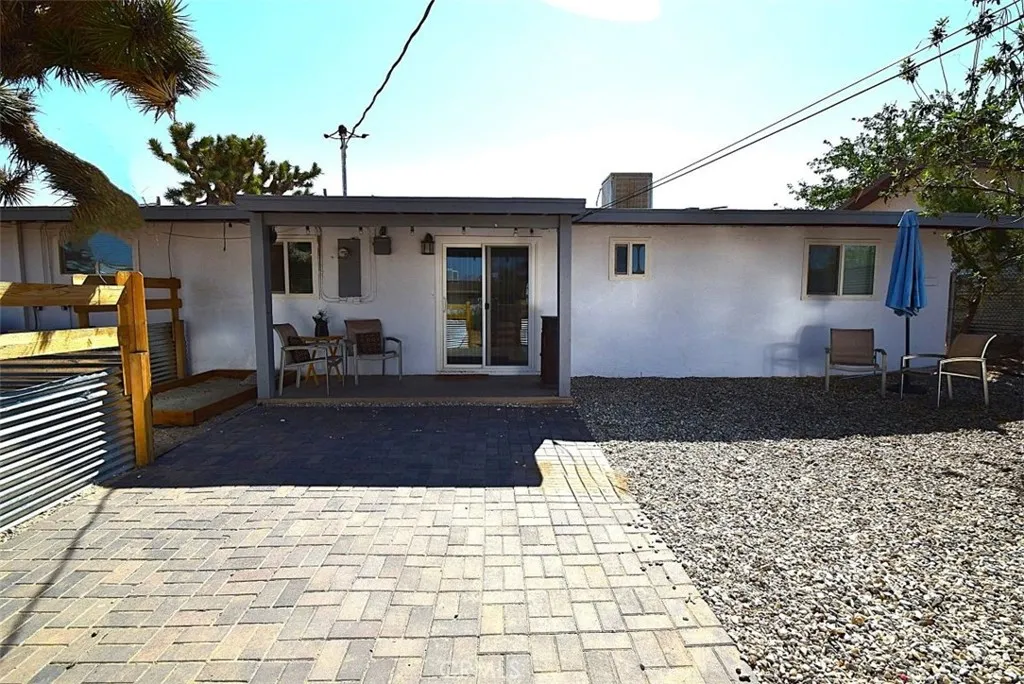 7754 Mariposa Trail, Yucca Valley, California 92284 home-pic-3
