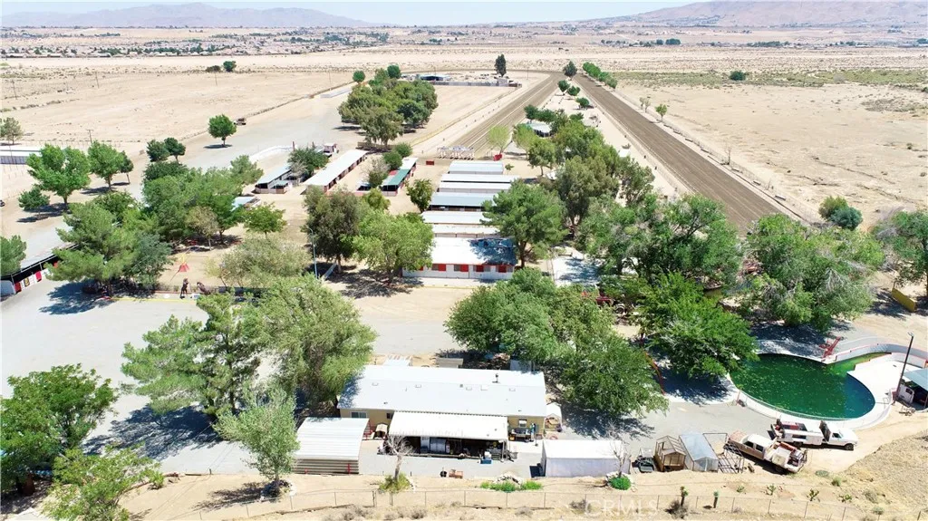 2 RACE TRACKS