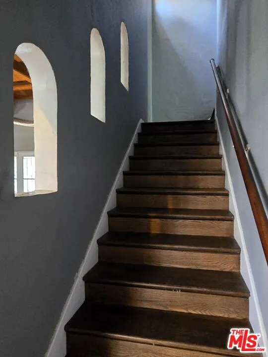 143 S Highland Avenue, Los Angeles, California 90036 home-pic-12