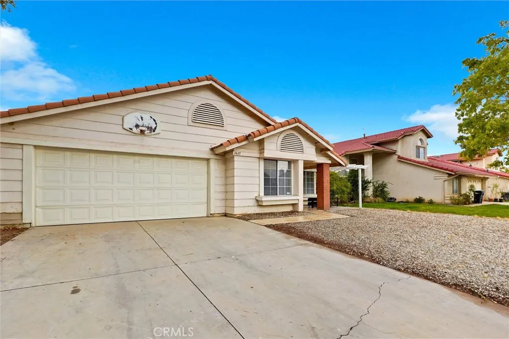 2627 E Avenue Q15, Palmdale, California 93550 home-pic-0