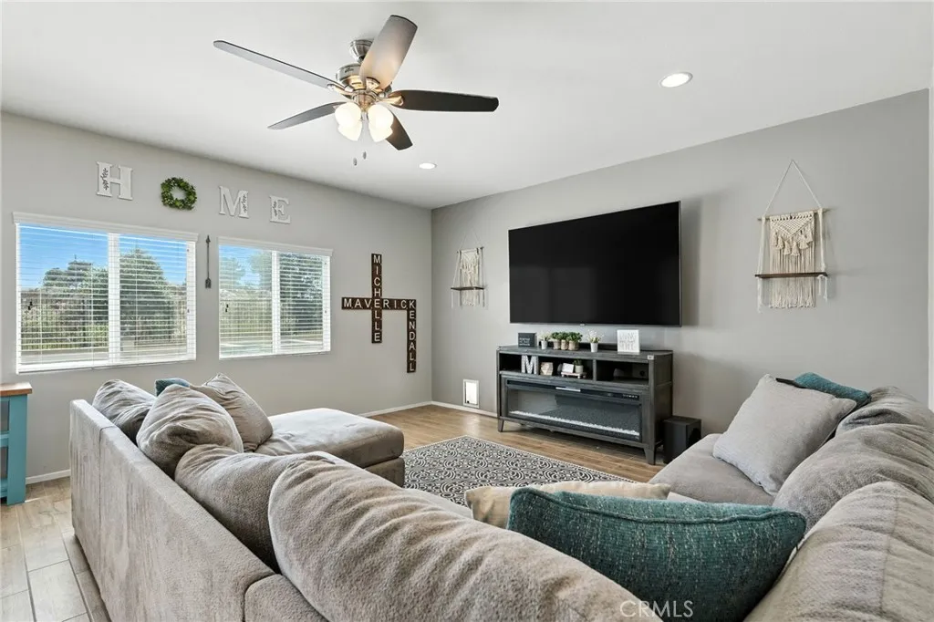 28735 Ivy Springs Way, Murrieta, California 92563 home-pic-7