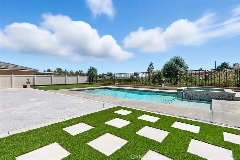 28735 Ivy Springs Way, Murrieta, California 92563 home-pic-32