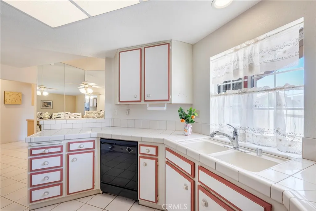 28285 Calle Lustrosos, Menifee, California 92585 home-pic-11