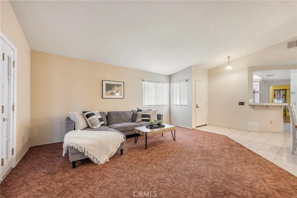 28285 Calle Lustrosos, Menifee, California 92585 home-pic-4