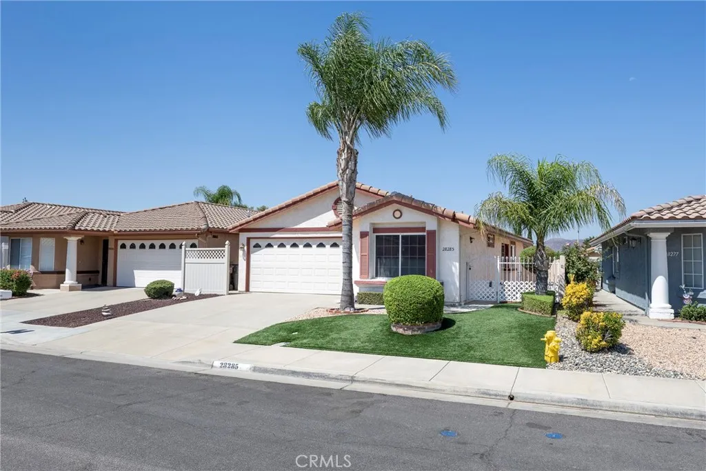 28285 Calle Lustrosos, Menifee, California 92585 home-pic-1