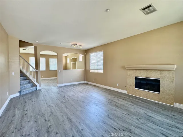 6927 Tailwind Lane, Fontana, California 92336