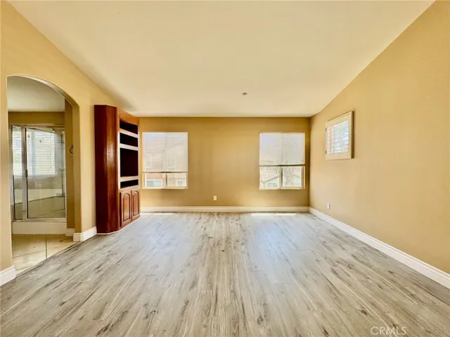 6927 Tailwind Lane, Fontana, California 92336
