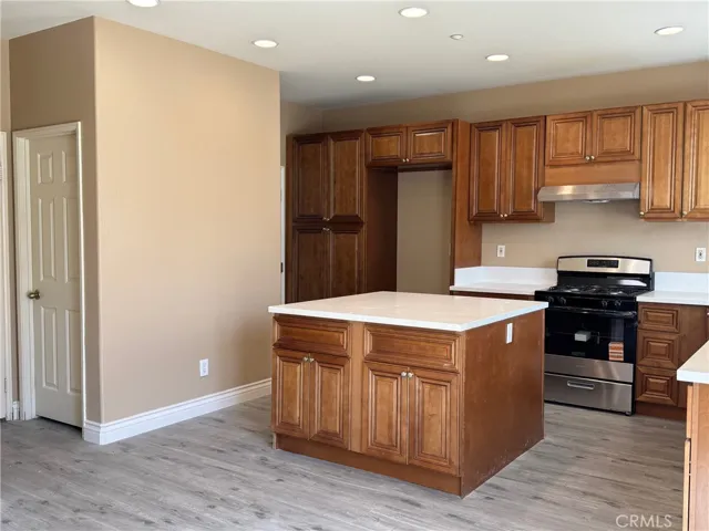 6927 Tailwind Lane, Fontana, California 92336