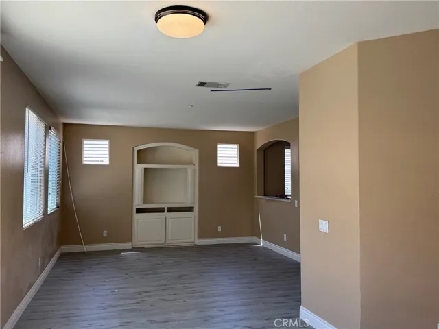 6927 Tailwind Lane, Fontana, California 92336