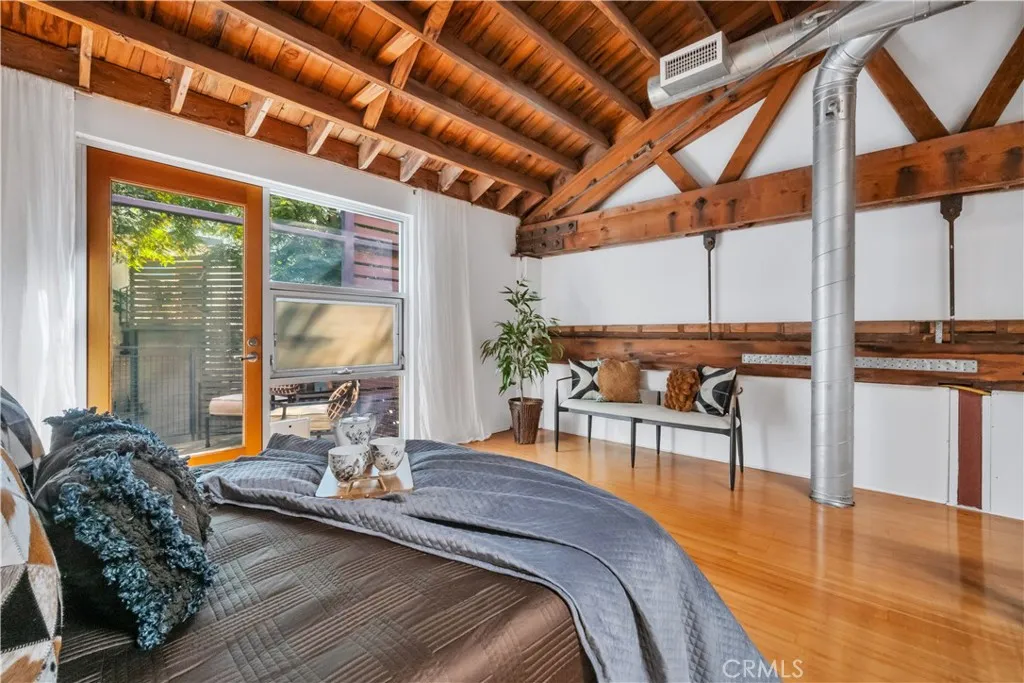 849 Pine Avenue C, Long Beach, California 90813 home-pic-37