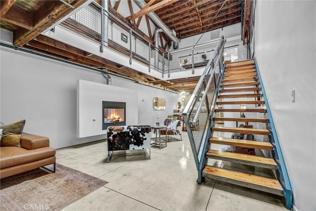 849 Pine Avenue C, Long Beach, California 90813 home-pic-5