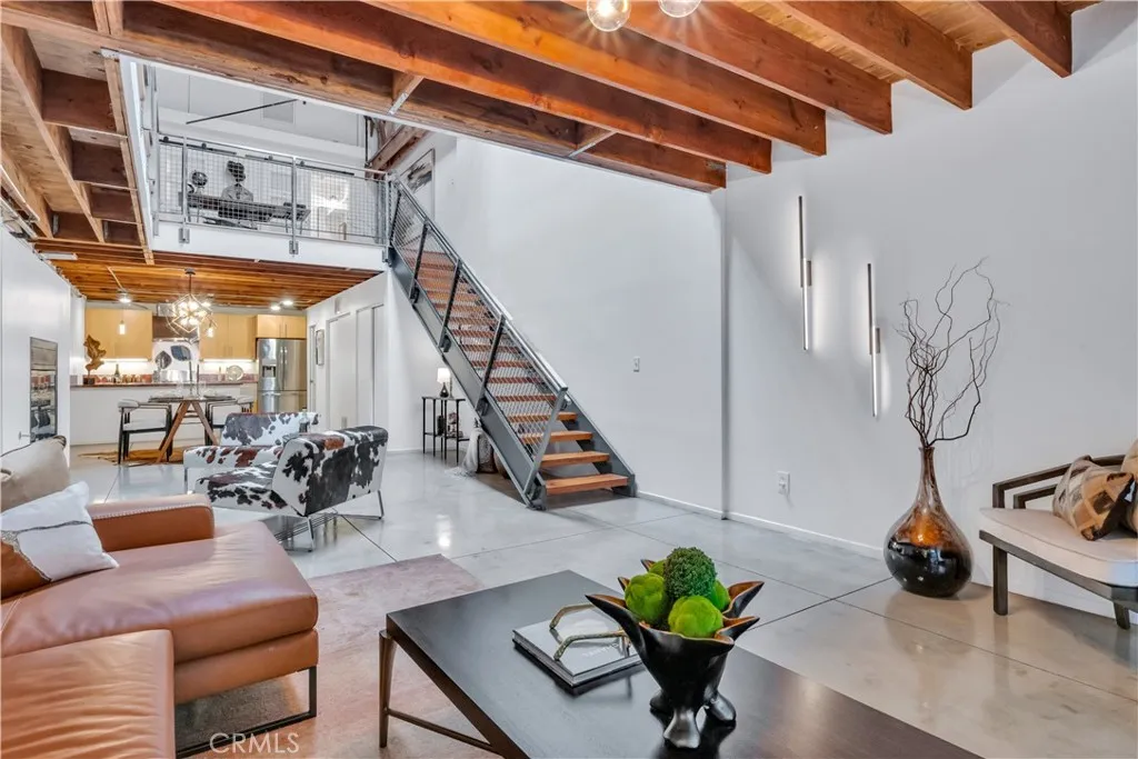 849 Pine Avenue C, Long Beach, California 90813 home-pic-3
