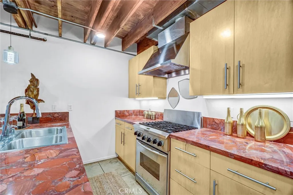 849 Pine Avenue C, Long Beach, California 90813 home-pic-18