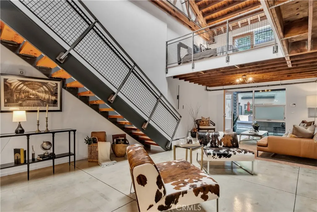 849 Pine Avenue C, Long Beach, California 90813 home-pic-11