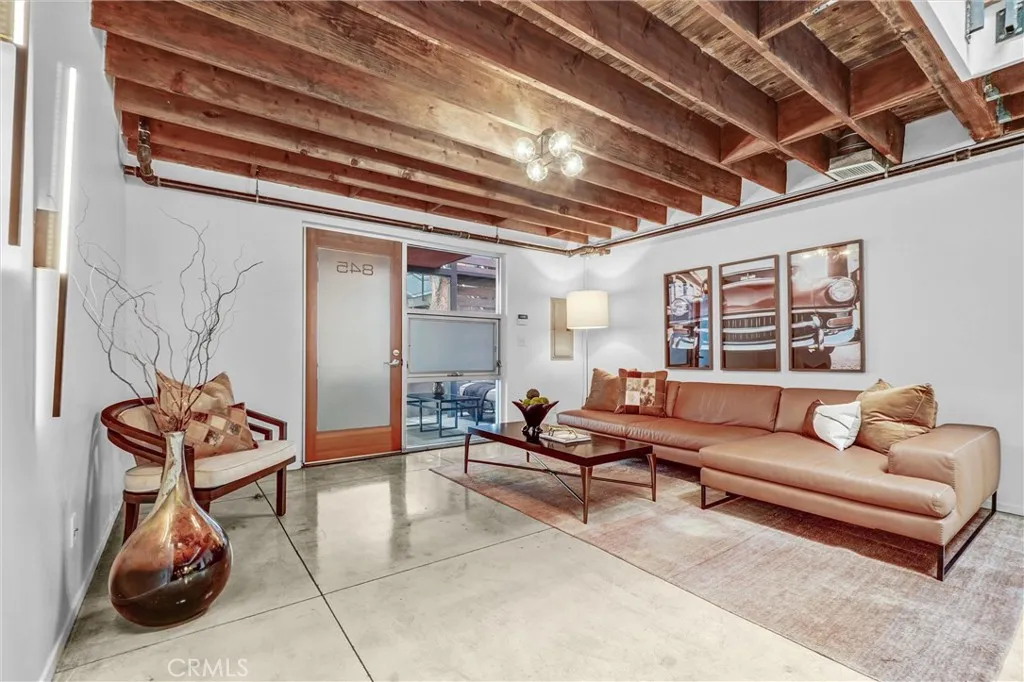 849 Pine Avenue C, Long Beach, California 90813 home-pic-4