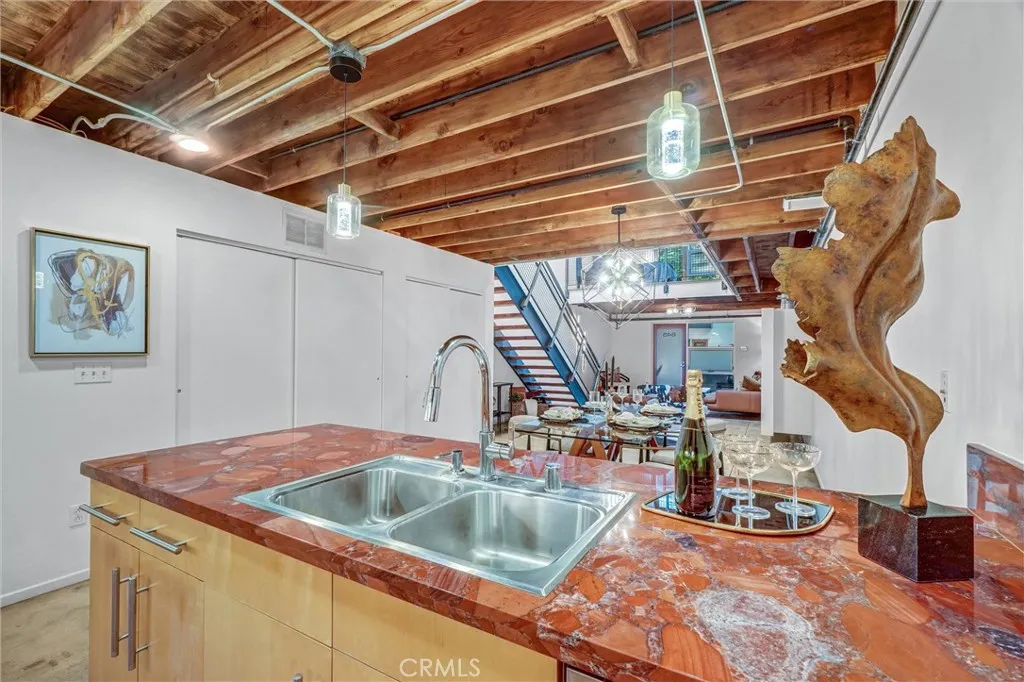 849 Pine Avenue C, Long Beach, California 90813 home-pic-22