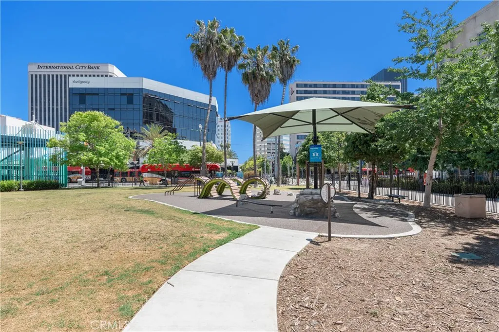 133 N The Promenade N 422, Long Beach, California 90802 home-pic-32