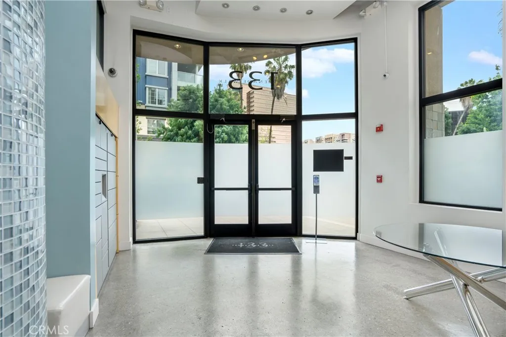 133 N The Promenade N 422, Long Beach, California 90802 home-pic-21