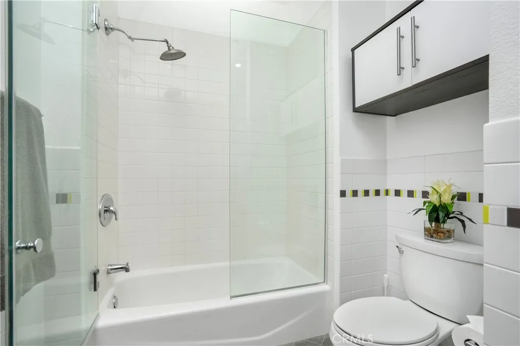 133 N The Promenade N 422, Long Beach, California 90802 home-pic-10
