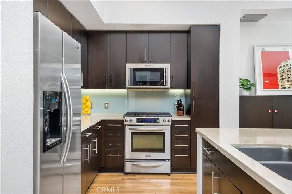 133 N The Promenade N 422, Long Beach, California 90802 home-pic-15