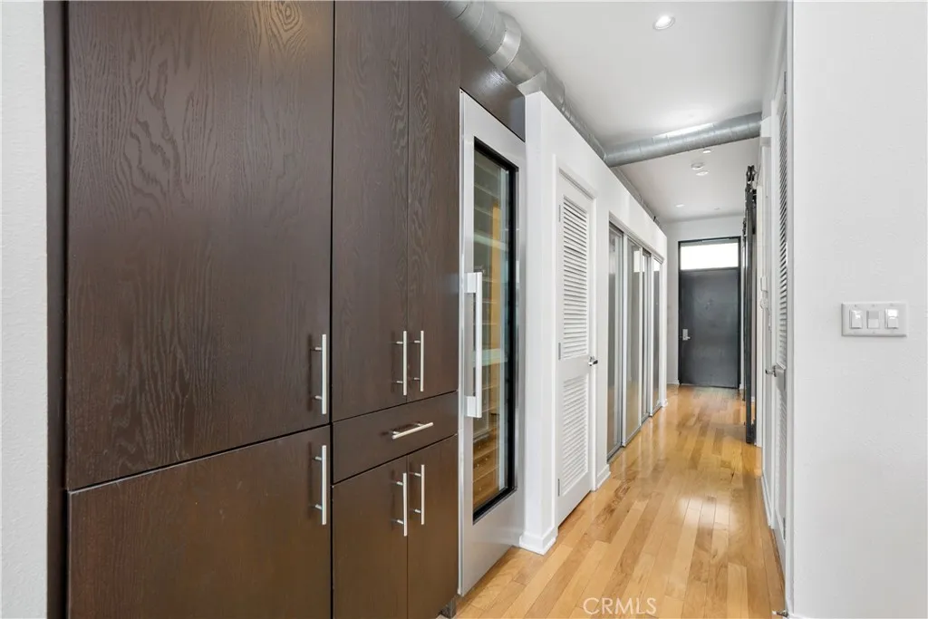 133 N The Promenade N 422, Long Beach, California 90802 home-pic-12