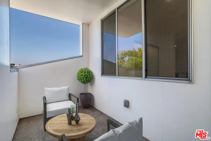 803 Wilcox Avenue 5, Los Angeles, California 90038