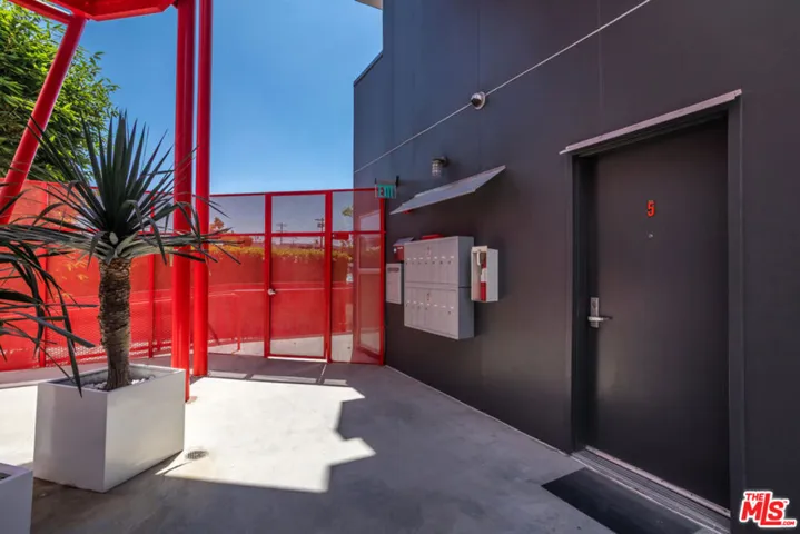 803 Wilcox Avenue 5, Los Angeles, California 90038
