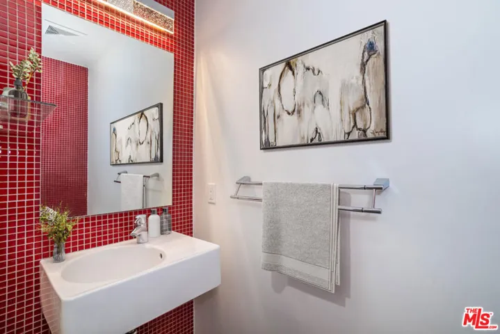 803 Wilcox Avenue 5, Los Angeles, California 90038
