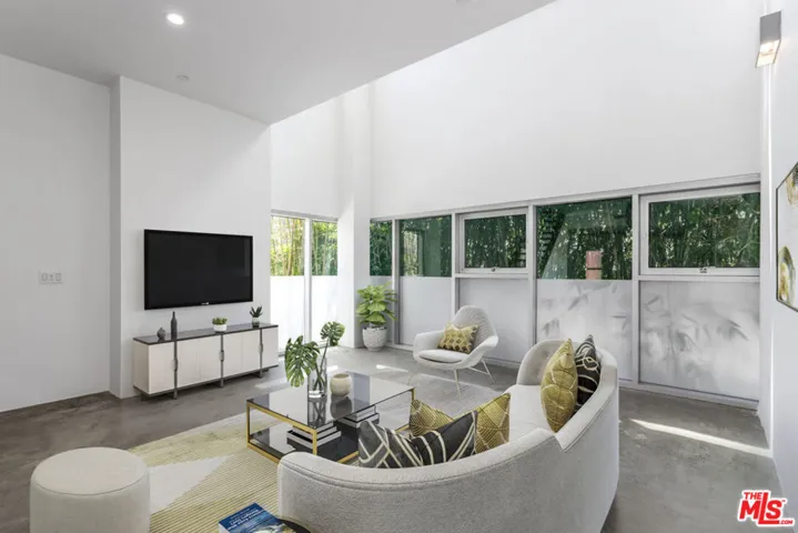 803 Wilcox Avenue 5, Los Angeles, California 90038