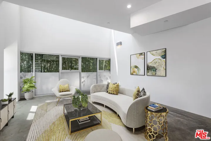 803 Wilcox Avenue 5, Los Angeles, California 90038
