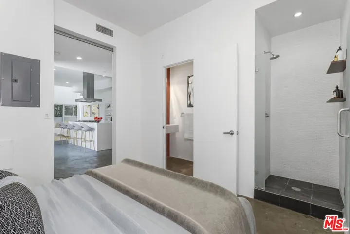 803 Wilcox Avenue 5, Los Angeles, California 90038