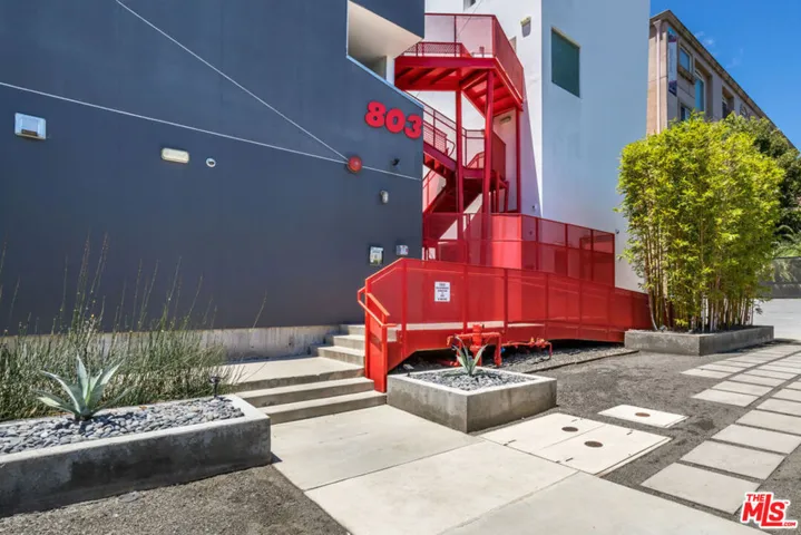803 Wilcox Avenue 5, Los Angeles, California 90038