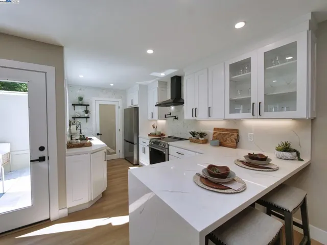 1209 Oakmont Drive 1, Walnut Creek, California 94595